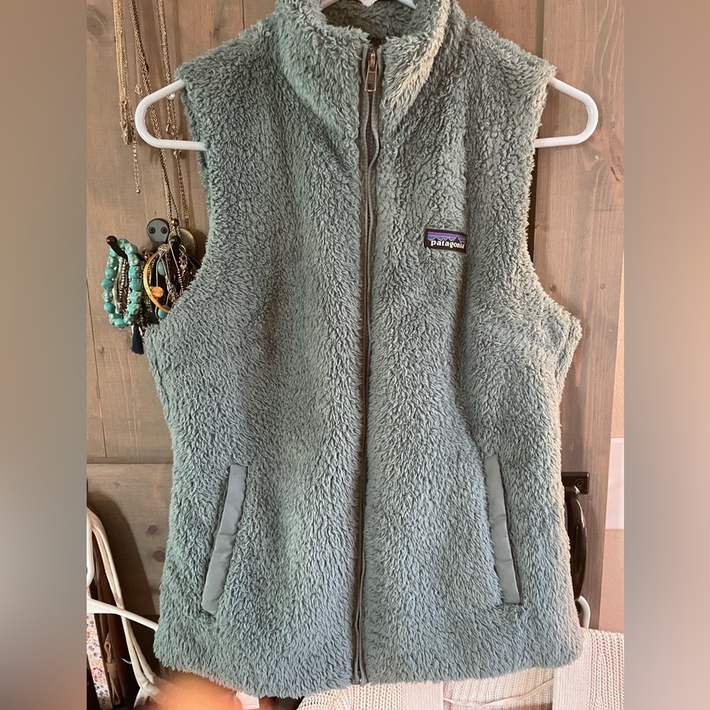 Patagonia vest size medium